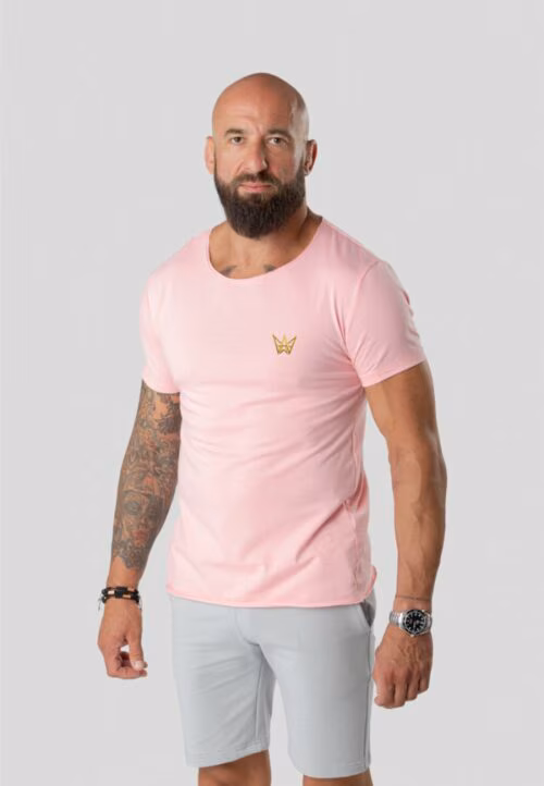 Koszulka Standard z krótkim rękawem w kolorze różowym ze złotą haftowaną koroną.
