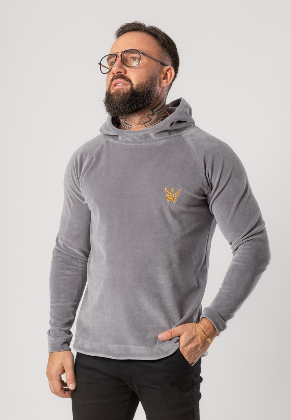 Bluza z Kapturem Welurowa Szara 1 Bluza welurowa z kapturem w kolorze szarym ze złotą haftowaną koroną.