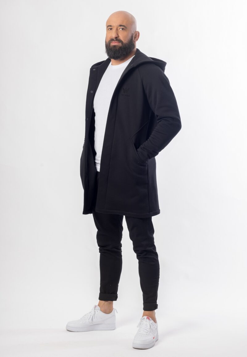 długa czarna bluza z kapturem