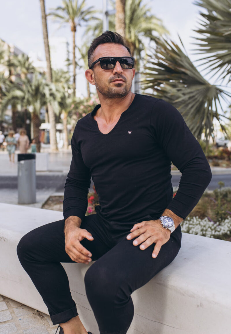 Longsleeve Weirdneck Czarny - Korona Mosiądz Pozłacany