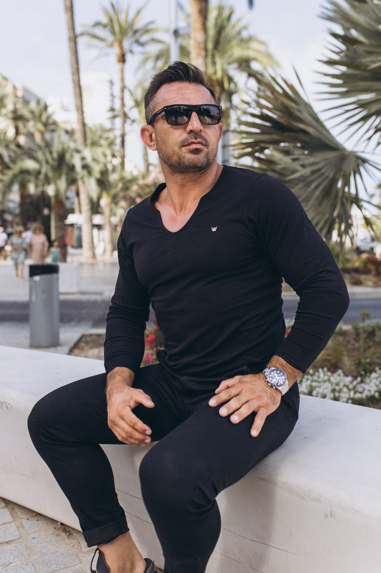 Longsleeve Weirdneck Czarny - Korona Mosiądz Pozłacany