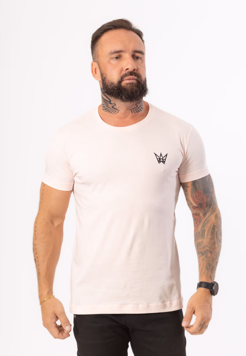 Koszulka Paco Slim z krótkim rękawem w kolorze różowym z czarną haftowaną koroną.