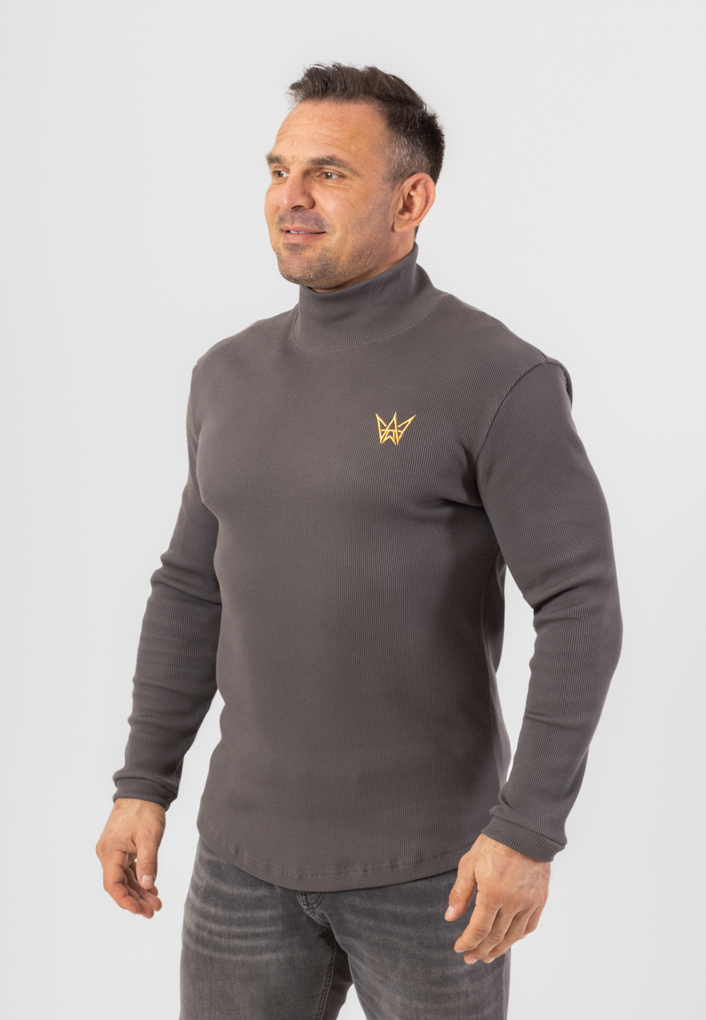 Sweter Golf Z Długim Rękawem Prążkowany Szary 3 Golf z długim rękawem z bawełny prążkowanej w kolorze szarym ze złotą haftowaną koroną