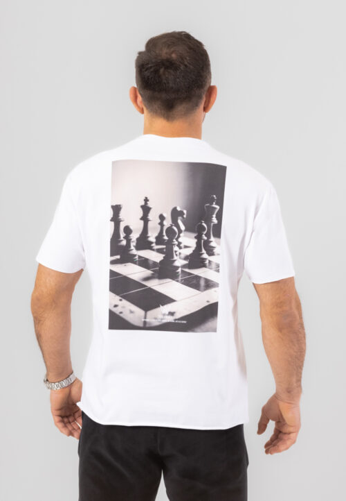 Koszulka z krótkim rękawem w kolorze białym z nadrukiem Chess