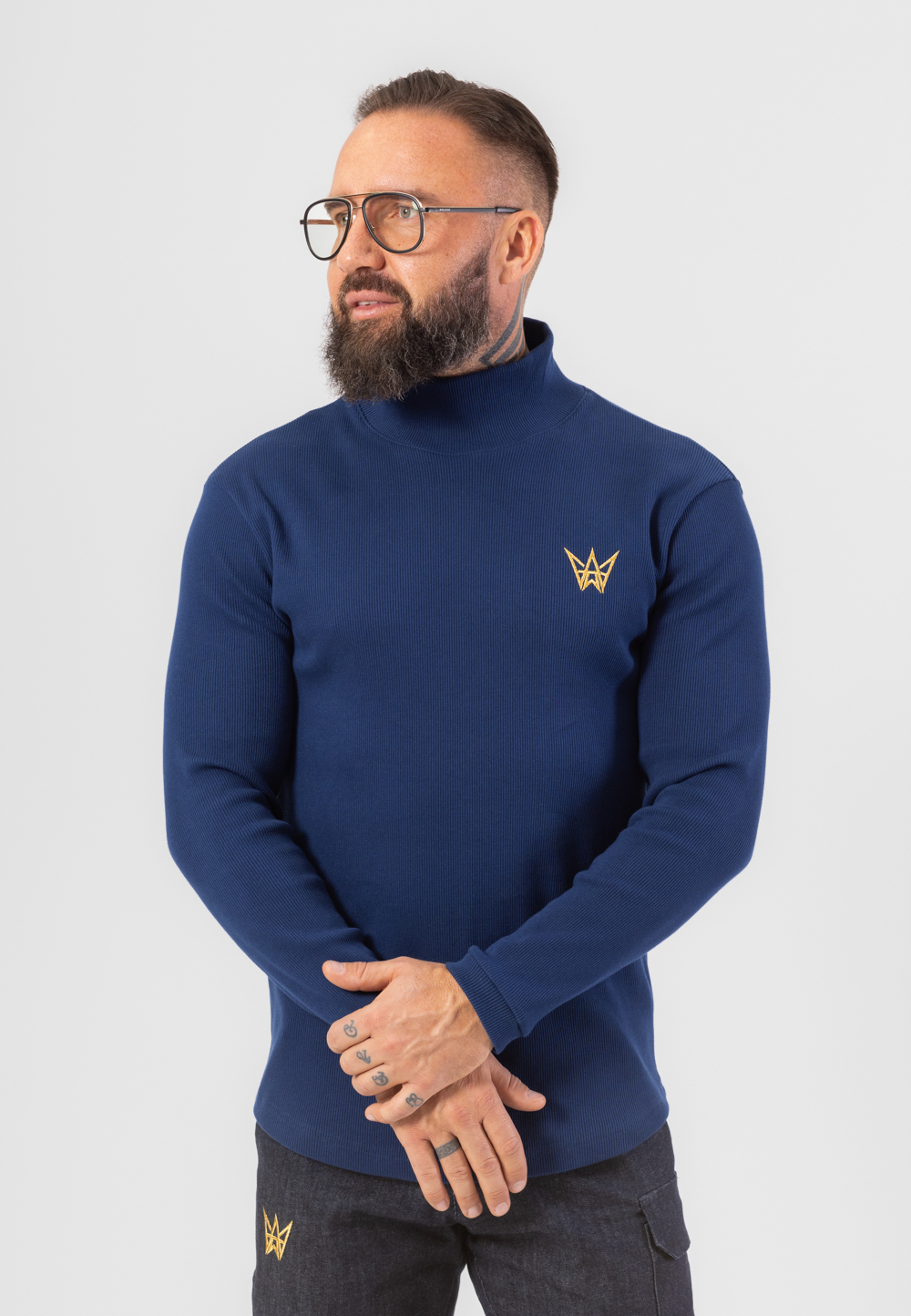 Golf z długim rękawem z bawełny prążkowanej w kolorze granatowym ze złotą haftowaną koroną