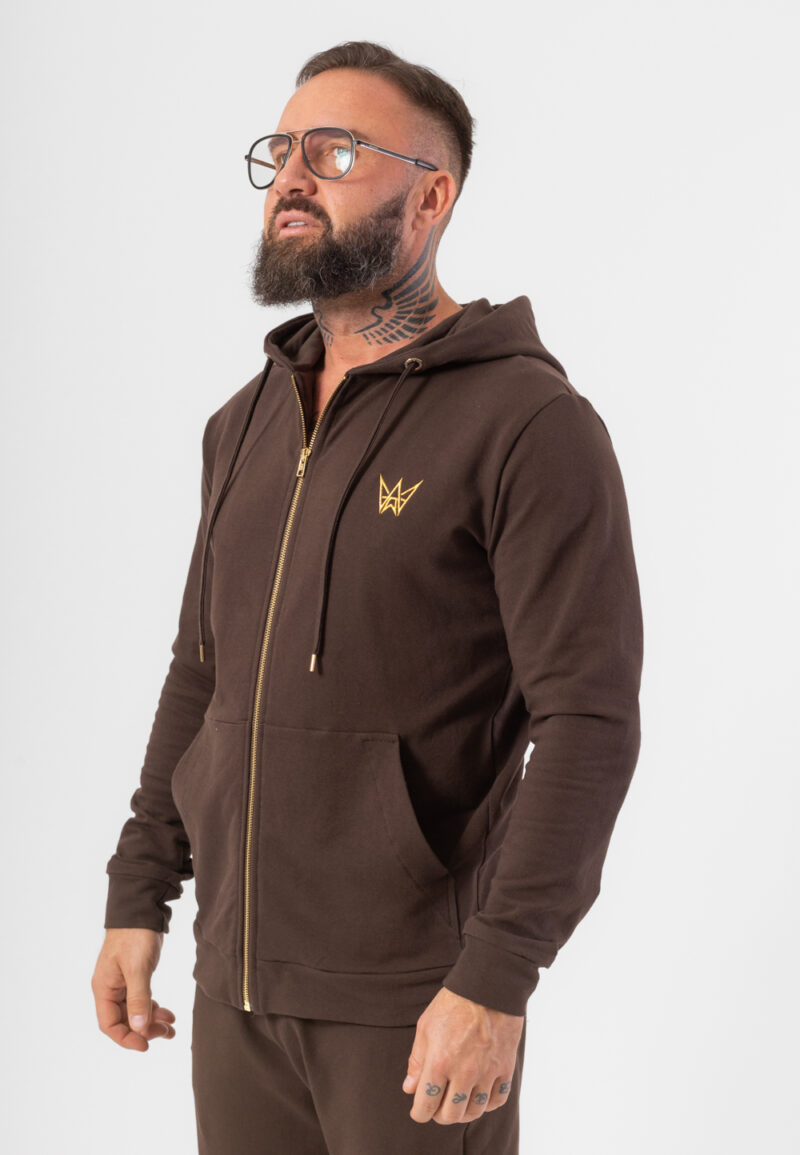 Bluza z kapturem rozpinana na zamek w kolorze czekoladowym z haftowaną koroną w kolorze złotym.