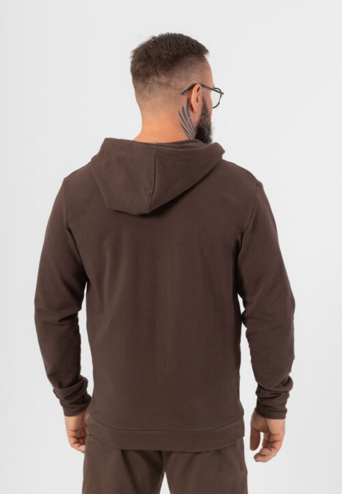 Bluza z kapturem rozpinana na zamek w kolorze czekoladowym z haftowaną koroną w kolorze złotym.