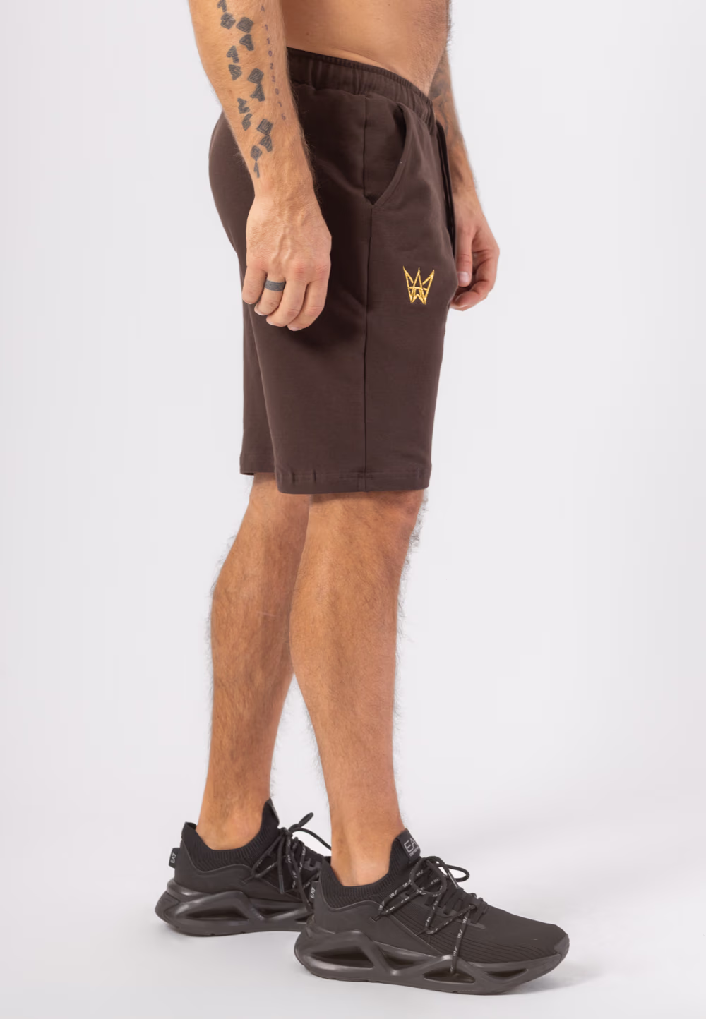 Krótkie spodenki bawełniane w kolorze czekoladowym ze złotą haftowaną koroną