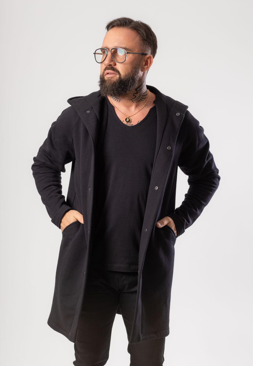 Bluza/ płaszcz rozpinana wykonana z bawełny w czarnym kolorze z kapturem z napisem No school like oldschool.