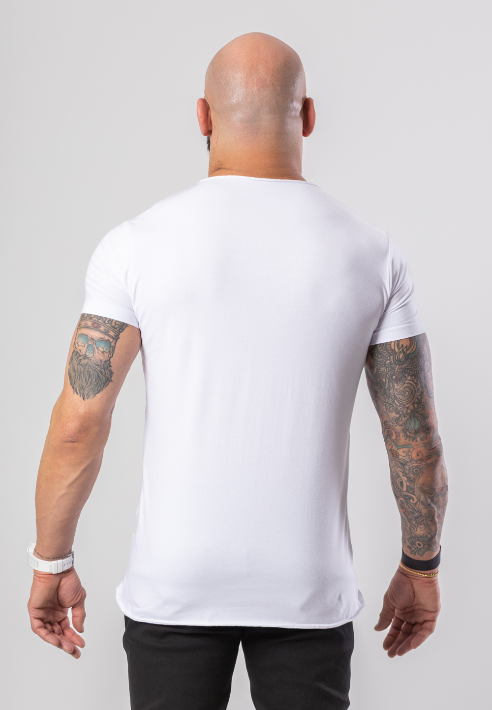 Koszulka Deepneck z krótkim rękawem w kolorze białym z szarą drukowaną koroną.