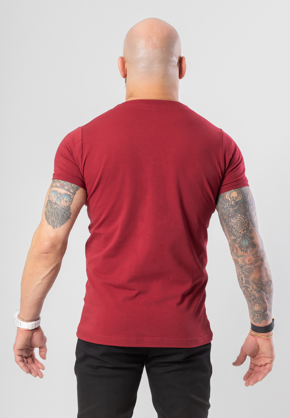 Koszulka z krótkim rękawem w kolorze bordowym z szarą drukowaną koroną.