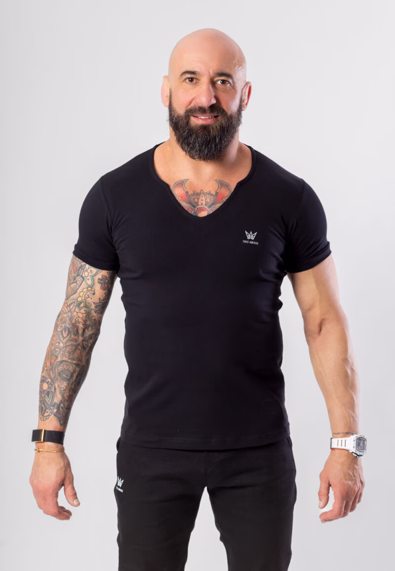 Koszulka z krótkim rękawem w kolorze czarnym z szarą drukowaną koroną.